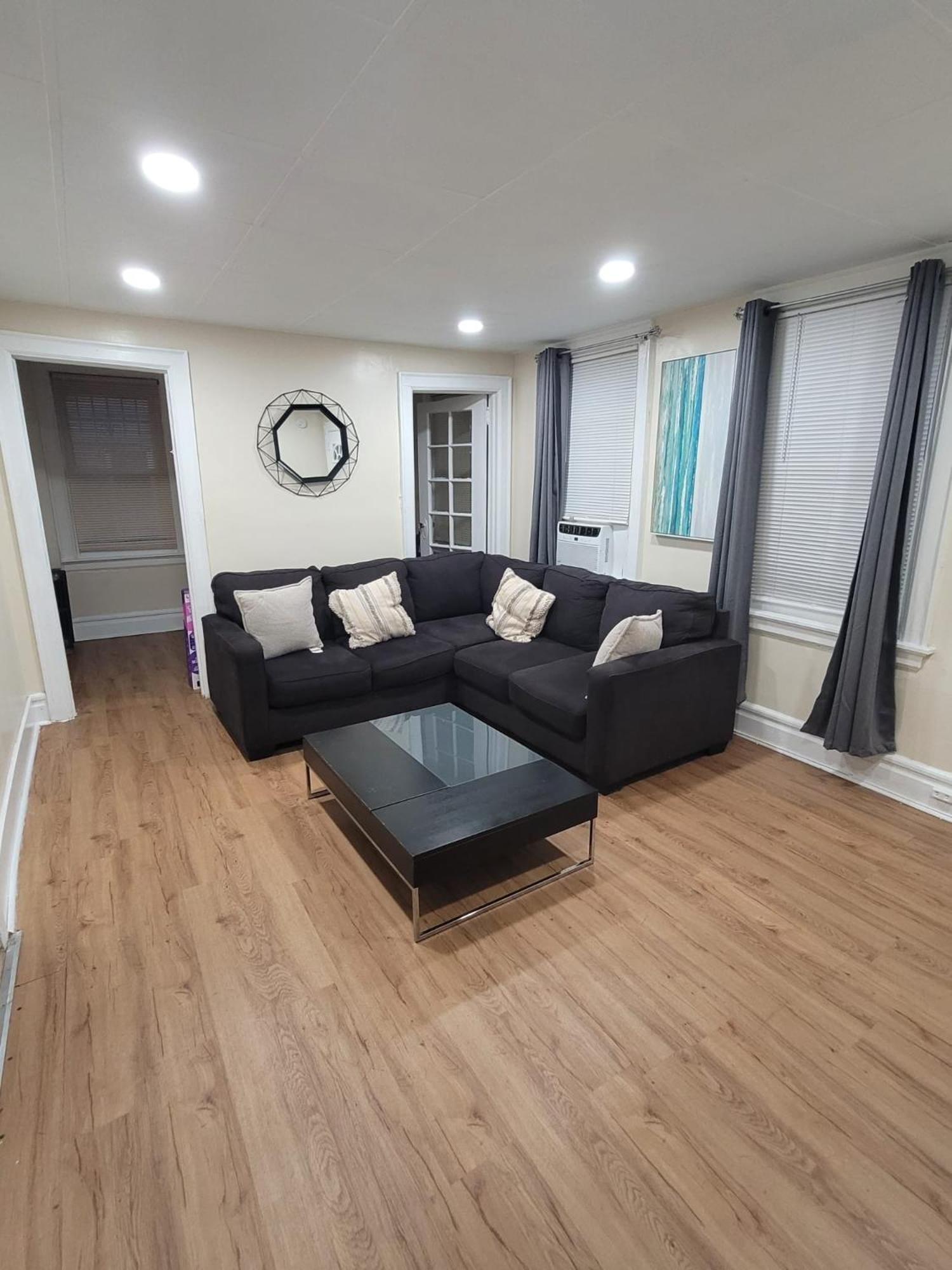 Z & Z Apartment 뉴어크 외부 사진